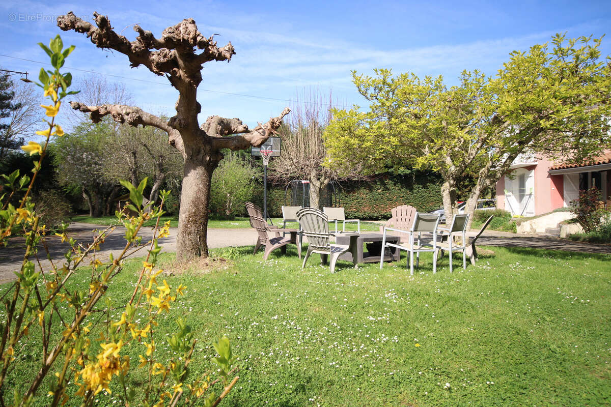 Ensemble immobilier - photo 3