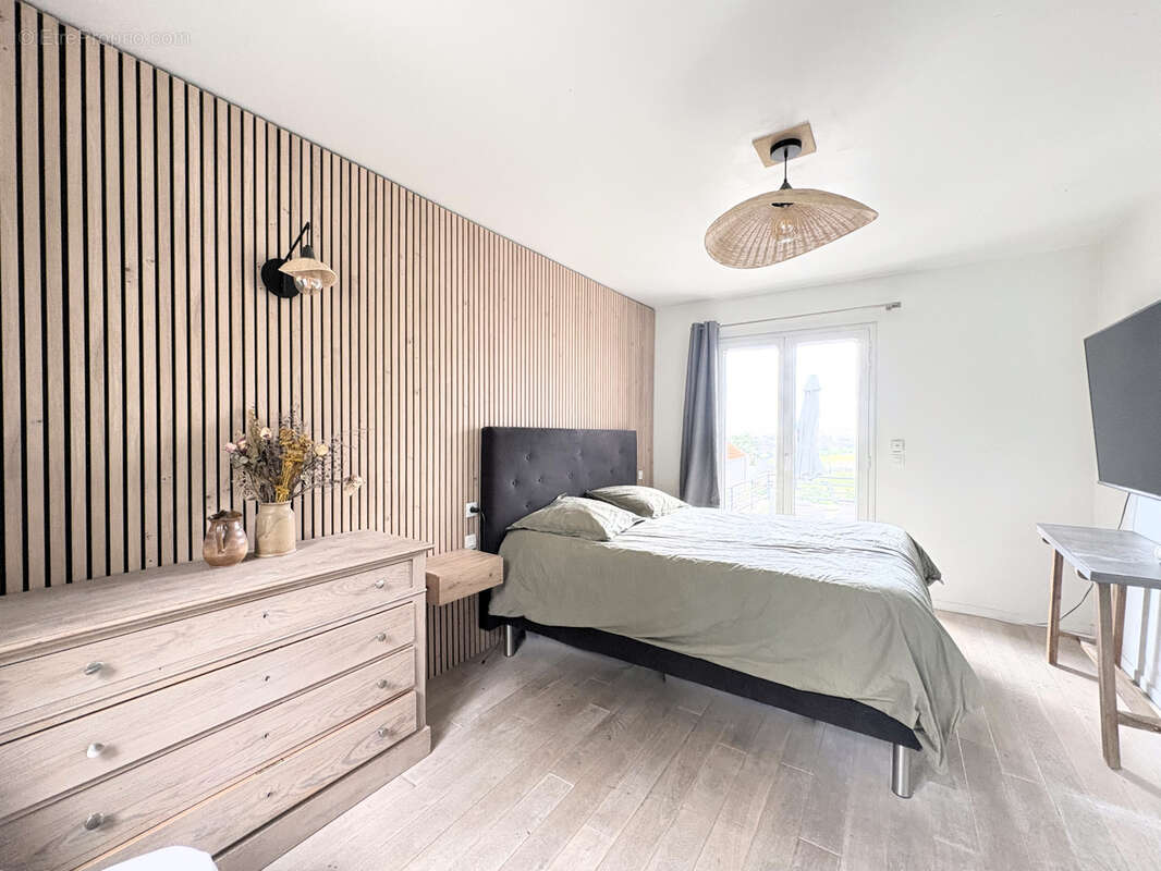 Maison à CHENNEVIERES-SUR-MARNE