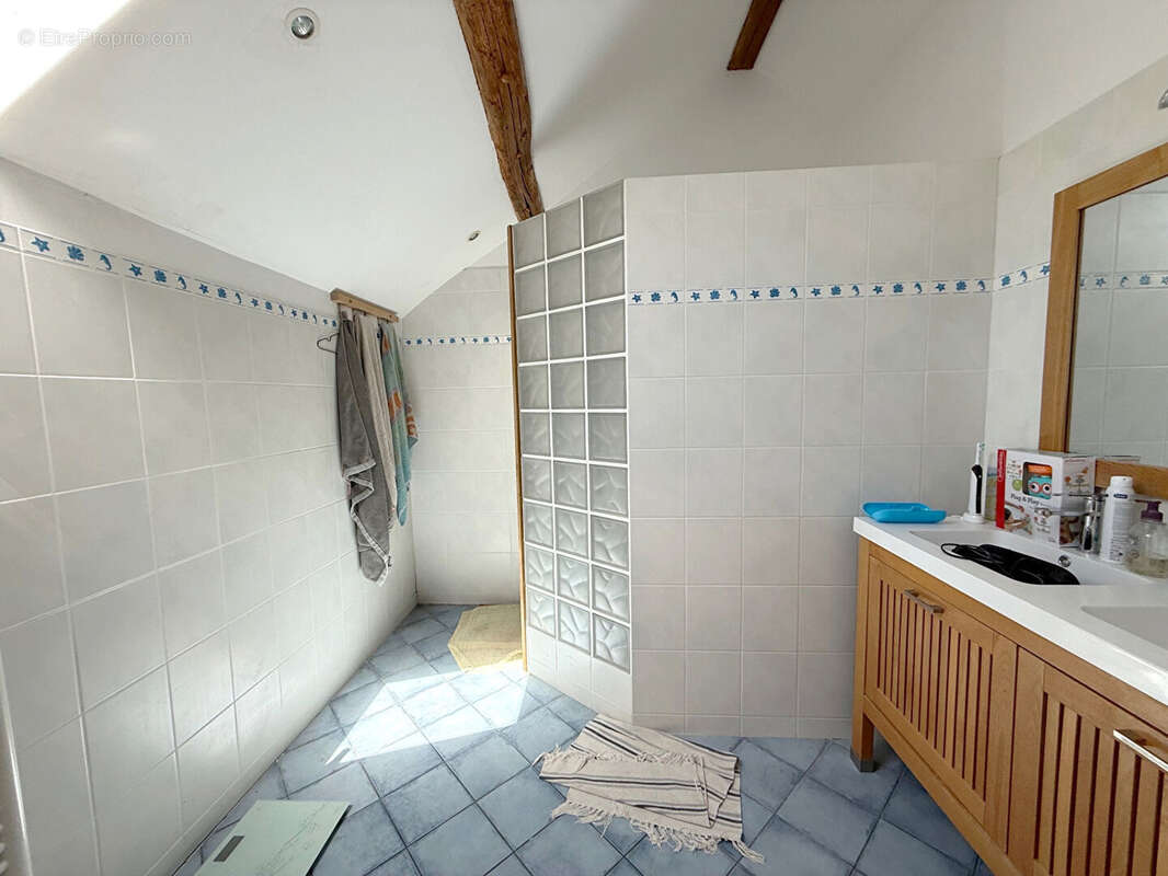 Maison à HOUDAN