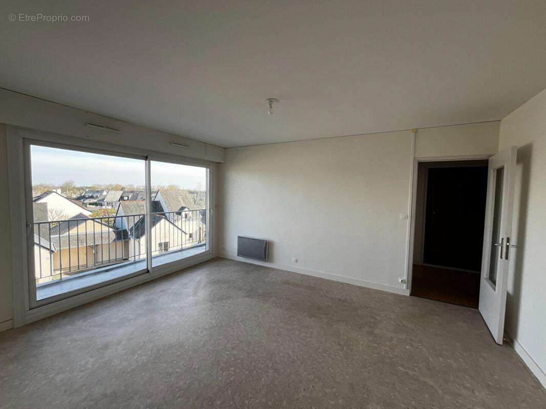 Appartement à PELLOUAILLES-LES-VIGNES