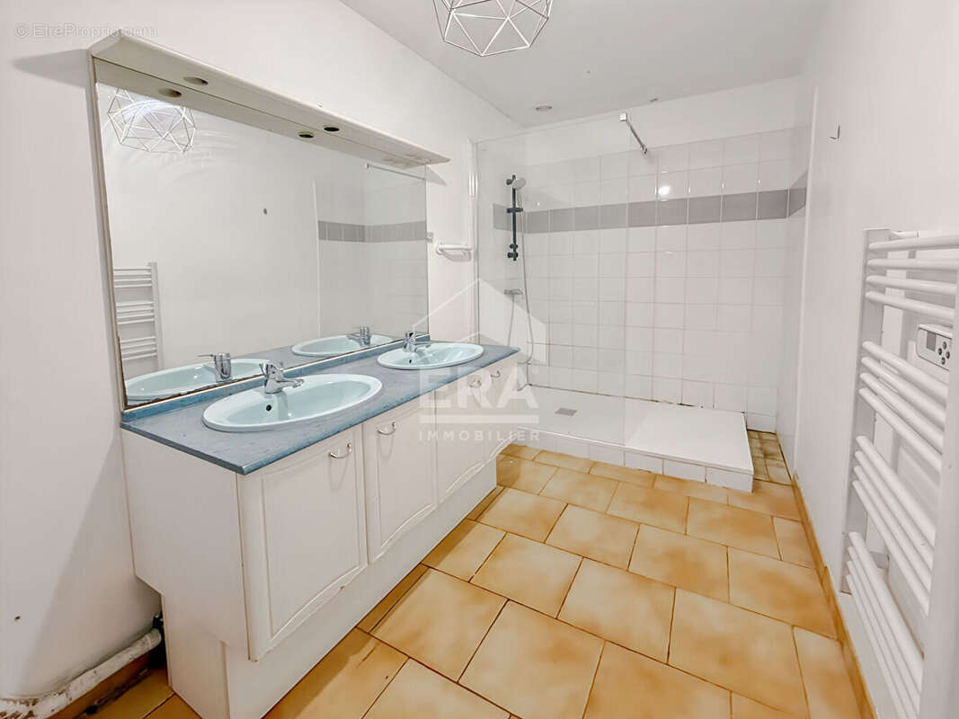Appartement à SAINT-VICTORET