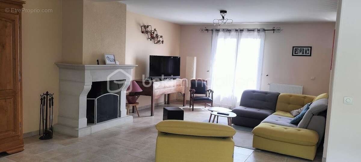 Maison à CHAMPVALLON