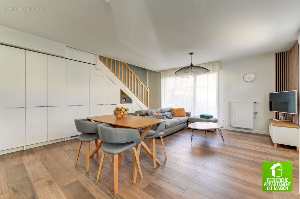 Appartement à BRON