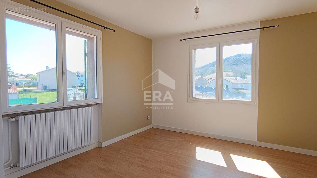 Appartement à SAINT-GERMAIN-LAPRADE