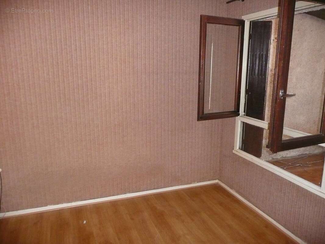 Pavillon Idéalement Situé - Parfait pour une Jeune Famille ! - photo 18