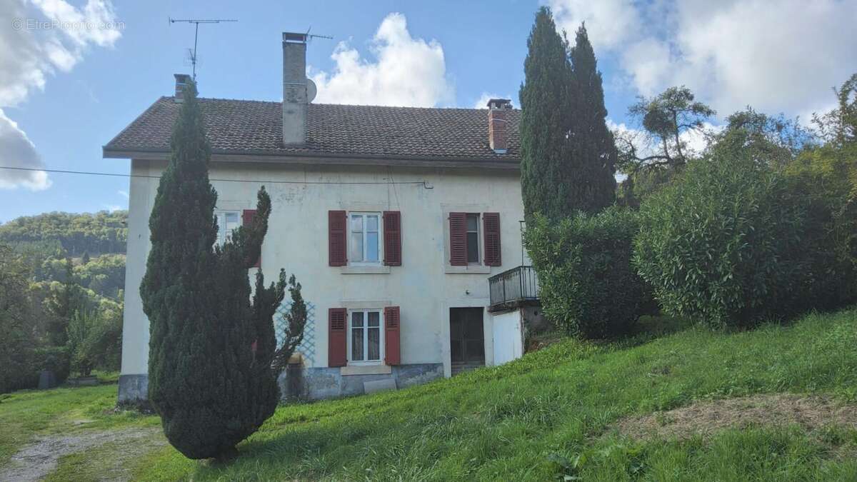 Maison à PONT-DE-ROIDE