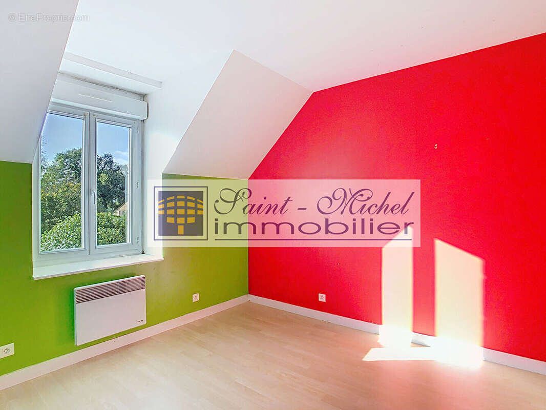 Maison à SAINT-THURIEN