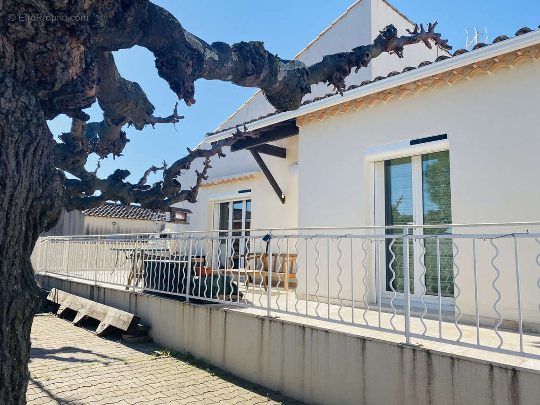 Maison à MAUGUIO