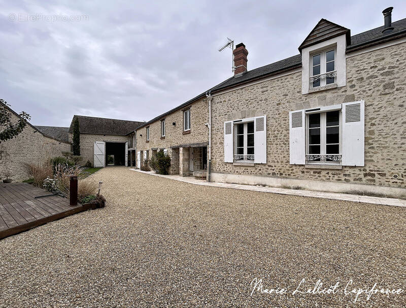 Maison à NEUVILLE-AUX-BOIS