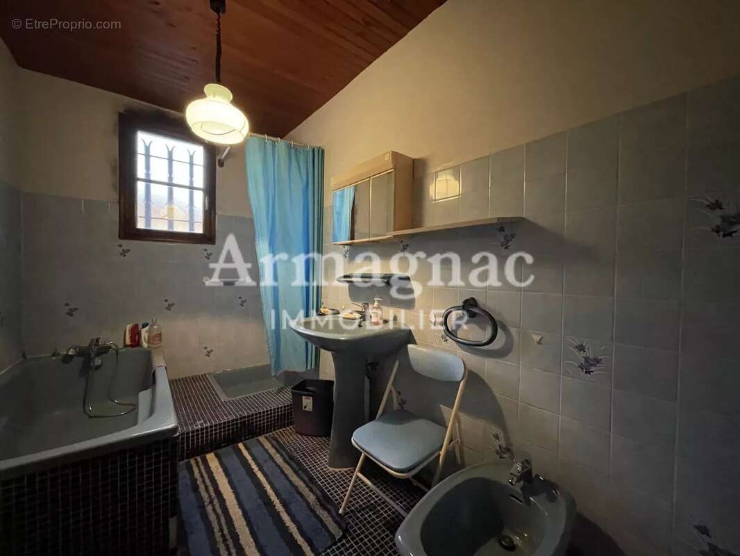 Maison à COURRENSAN