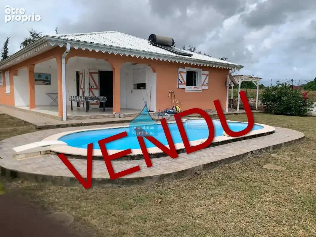 Villa t4 avec piscine - lotissement calme au lamentin - photo 1