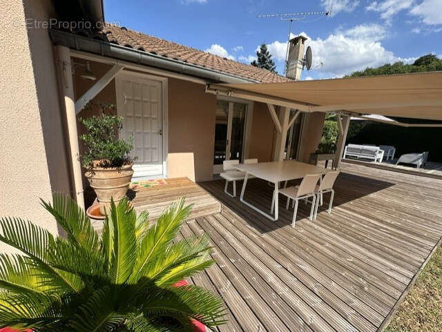 St Jean Bonnefond. Villa coups de coeur avec piscine - photo 15