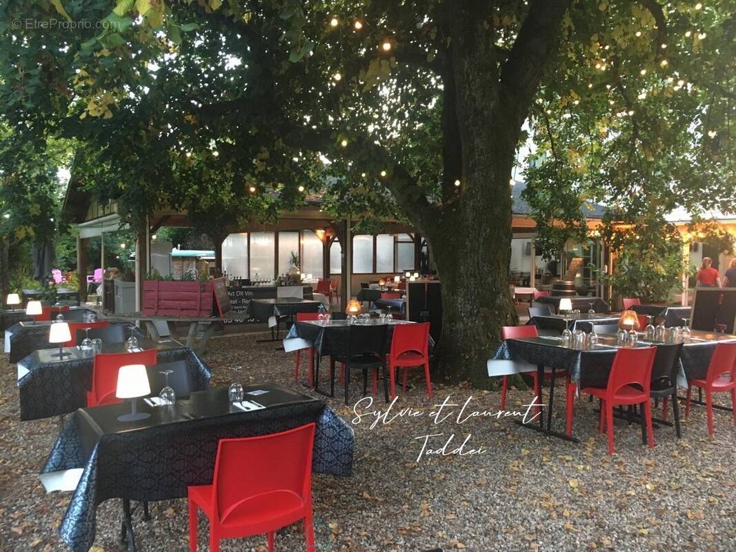 Commerce à MONTGUYON