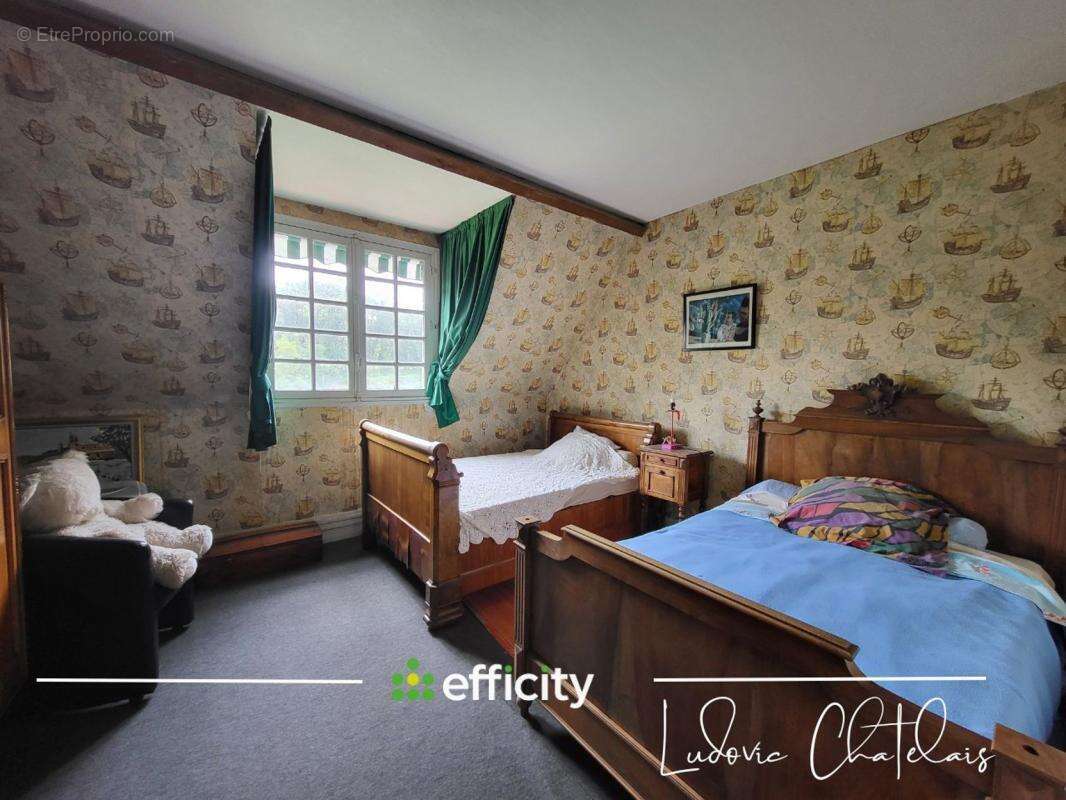 Maison 300 m² à La Chapelle-Chaussee  - photo 16