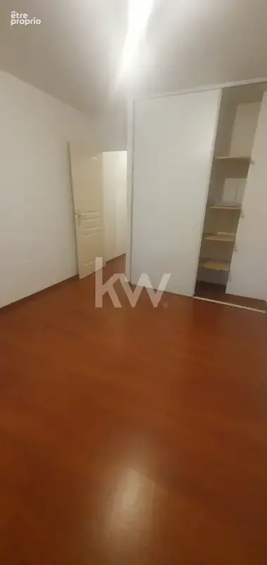 chambre avec placard