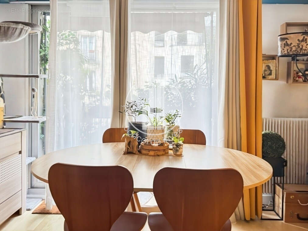 Appartement à PARIS-15E