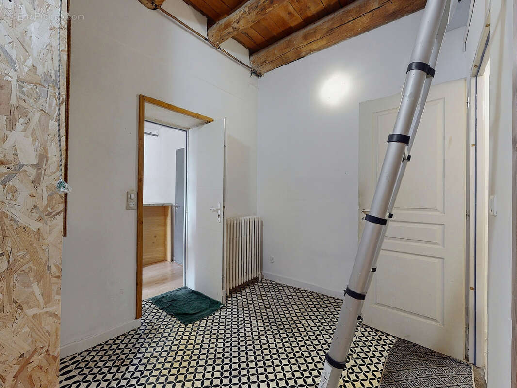 Appartement à MEYRARGUES