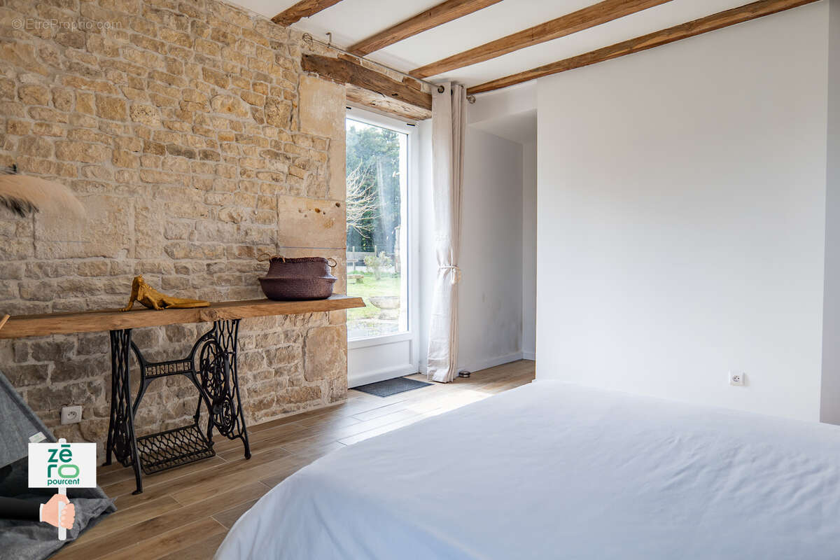 Maison à LES MAGNILS-REIGNIERS