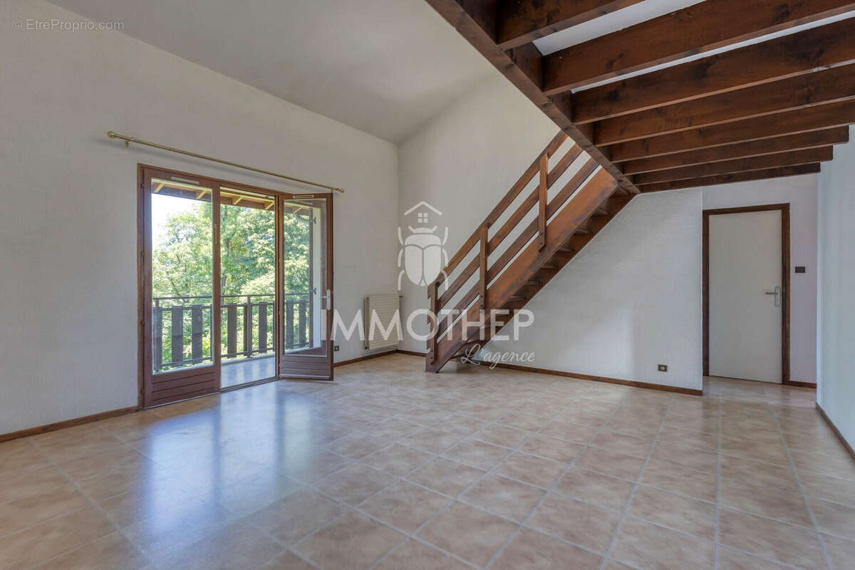 Appartement à MOIRANS