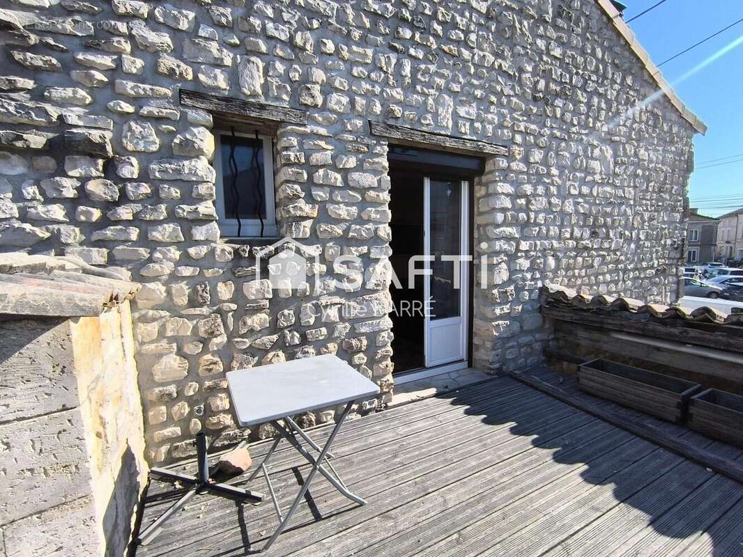 Photo 7 - Appartement à RUELLE-SUR-TOUVRE