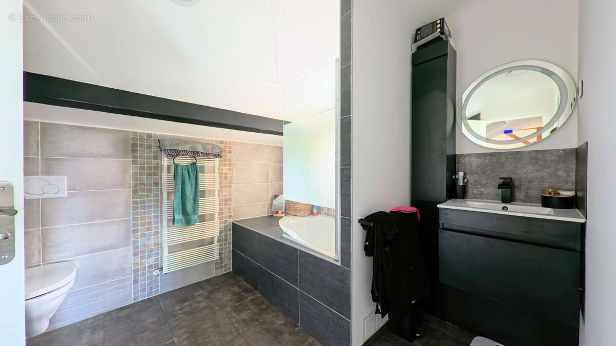 Maison à CHENNEVIERES-SUR-MARNE