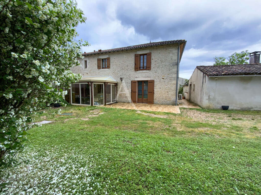 Maison à MIRAMBEAU