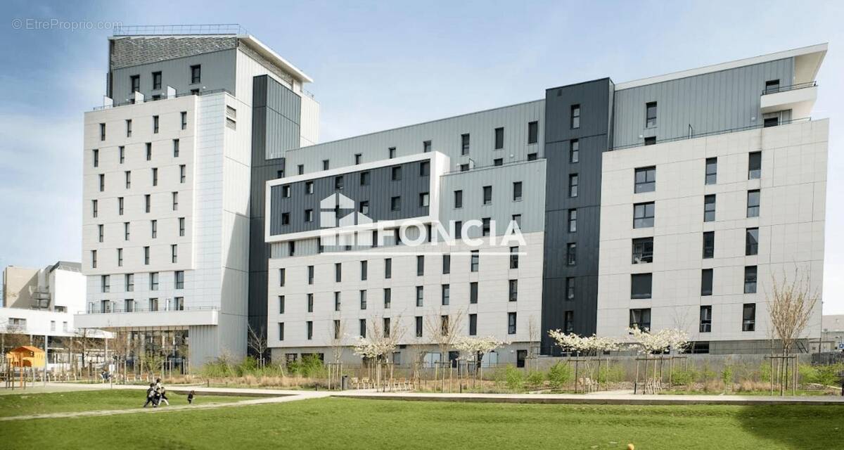 Appartement à COLOMBES