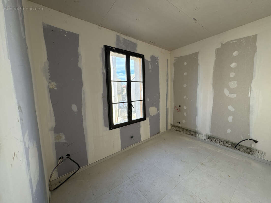 Appartement à VALERGUES