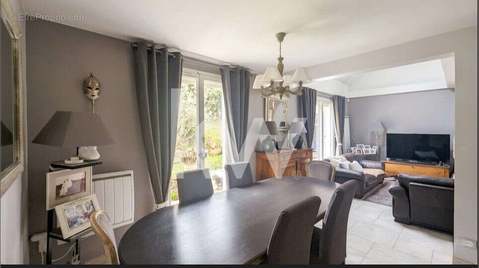 Maison à MONTLIGNON