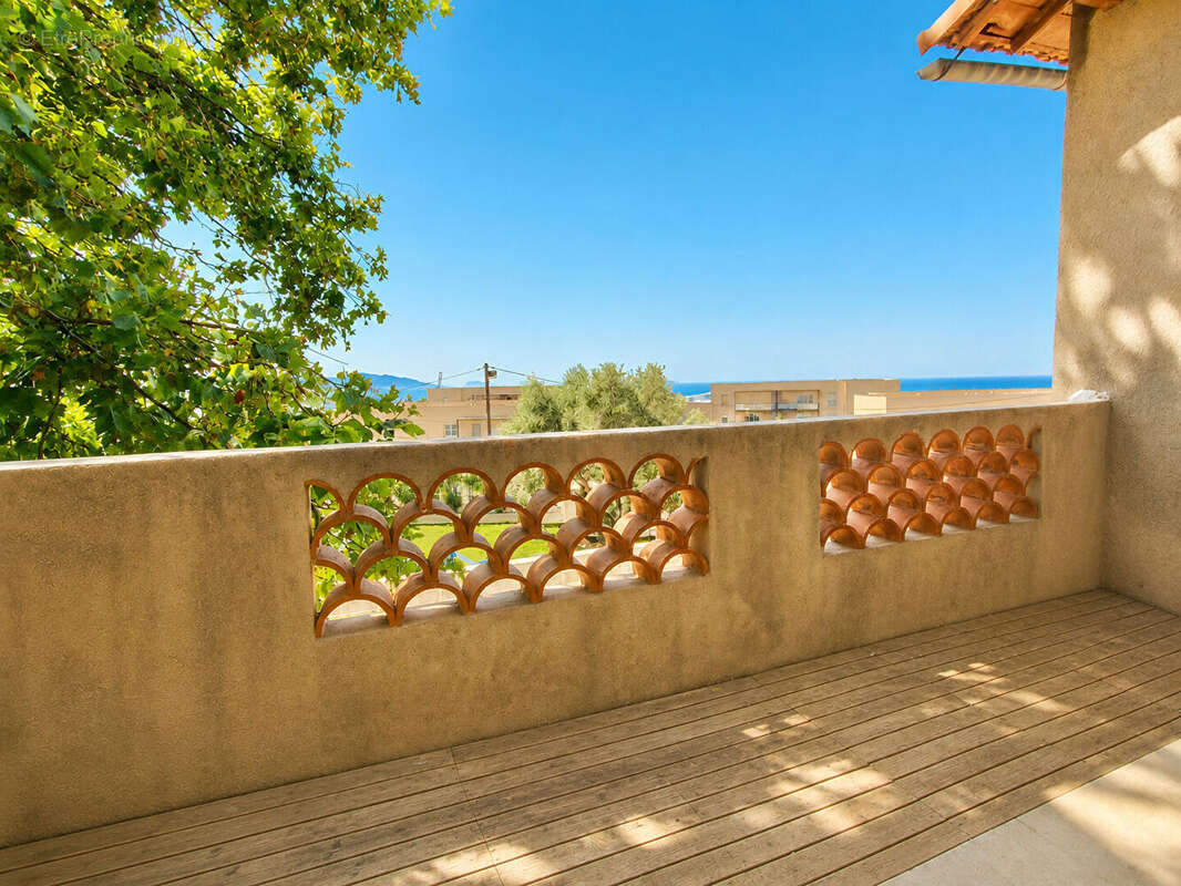 T4 avec vue mer, balcon et 2 stationnements - Saint-Henri / L'Estaque - photo 9