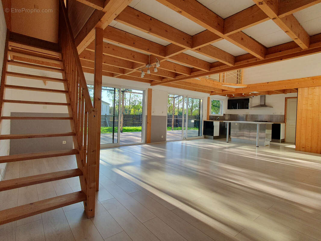 Maison à SAINT-DENIS-DU-PAYRE