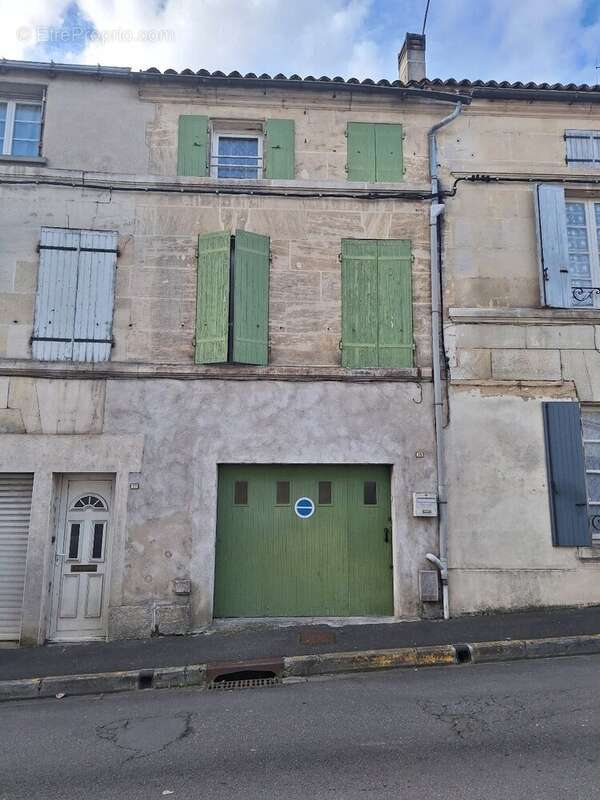 Maison à COGNAC