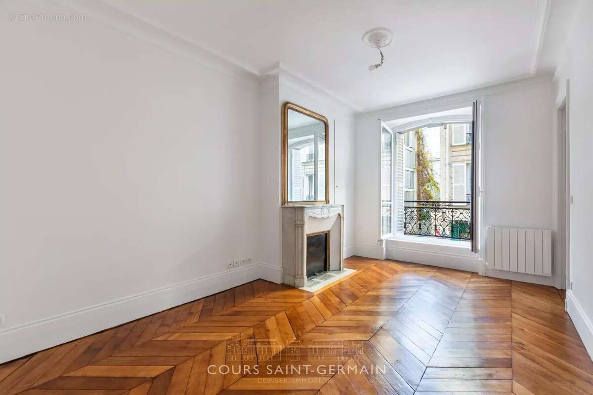 Appartement à PARIS-11E