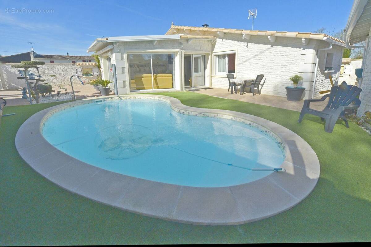 Maison à SAINT-SULPICE-DE-ROYAN