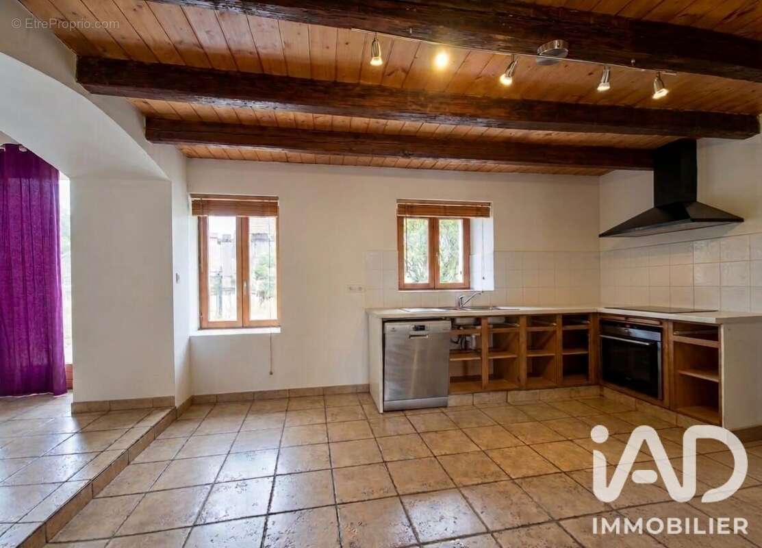 Maison 161 m² à Feigeres  - photo 4