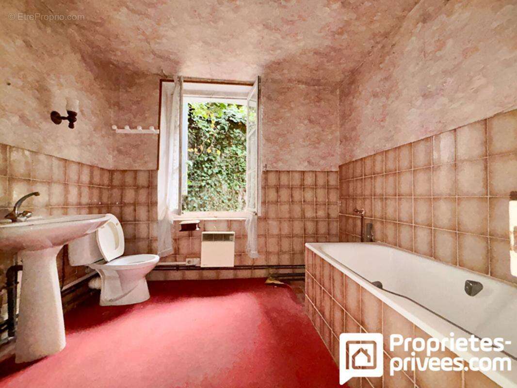 Maison à MEHUN-SUR-YEVRE