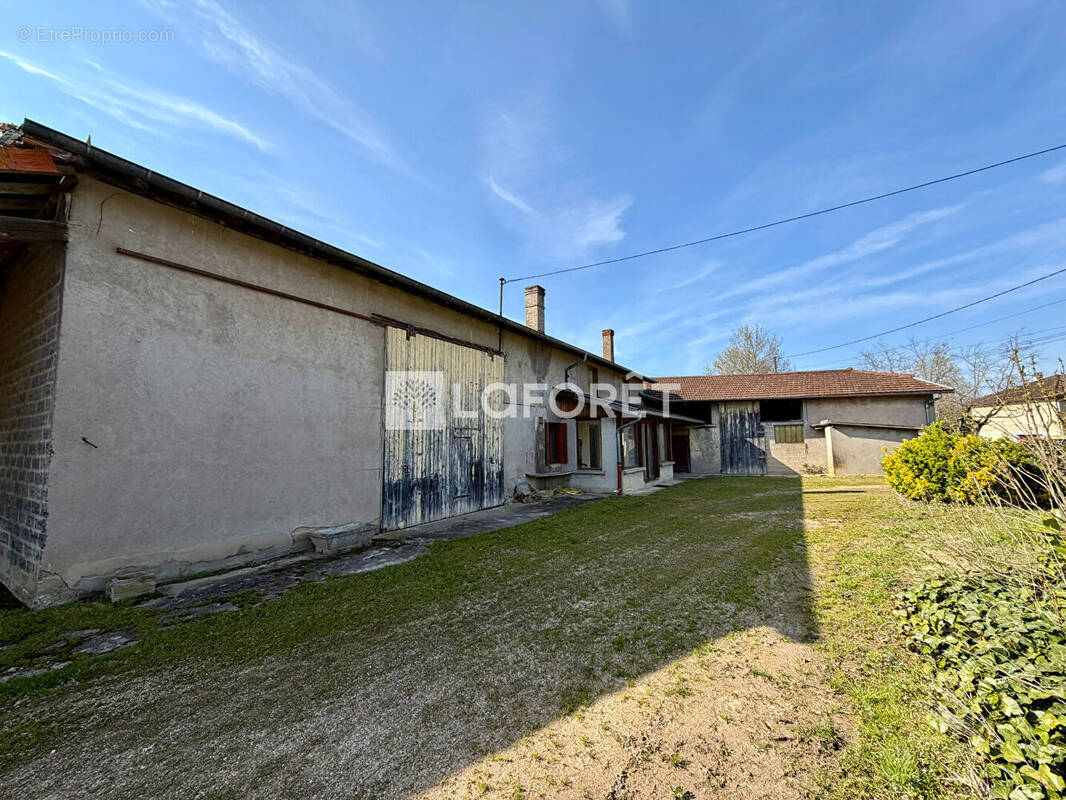 Maison à SAINT-JEAN-SUR-VEYLE