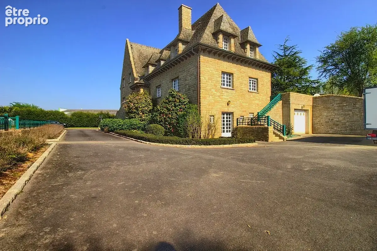 Maison de Caractère  Melesse -  480 m2 - 1 Hectare de Terrain  - Terrain de tennis et Dépendances - photo 4