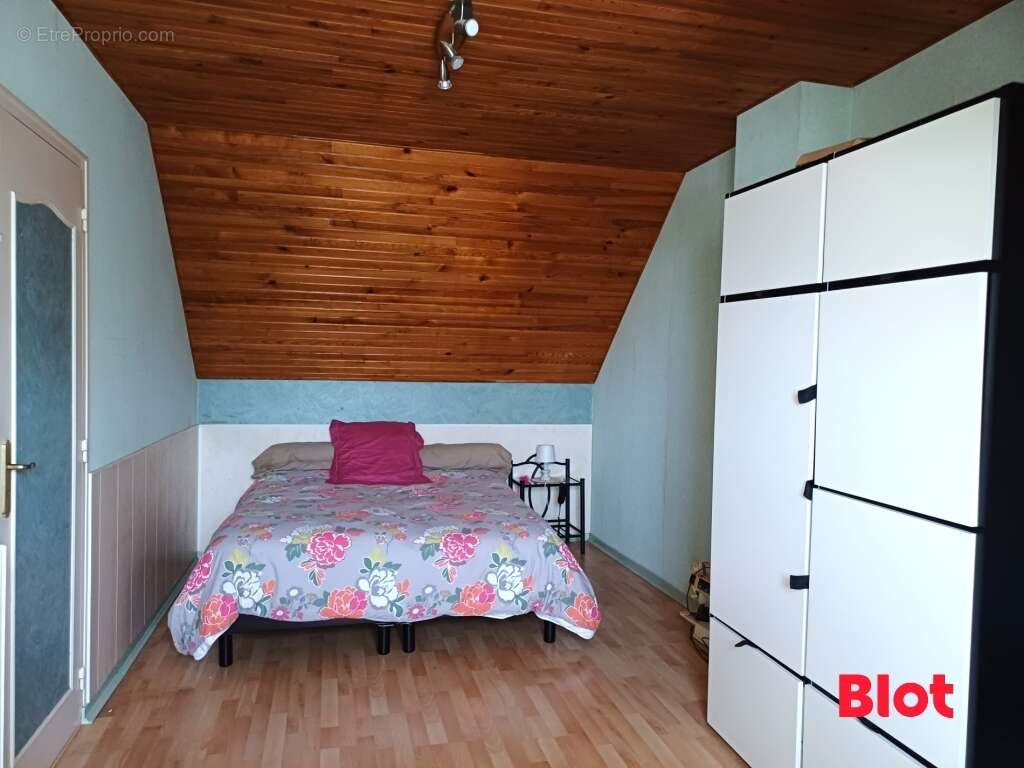 Maison à DOMAGNE