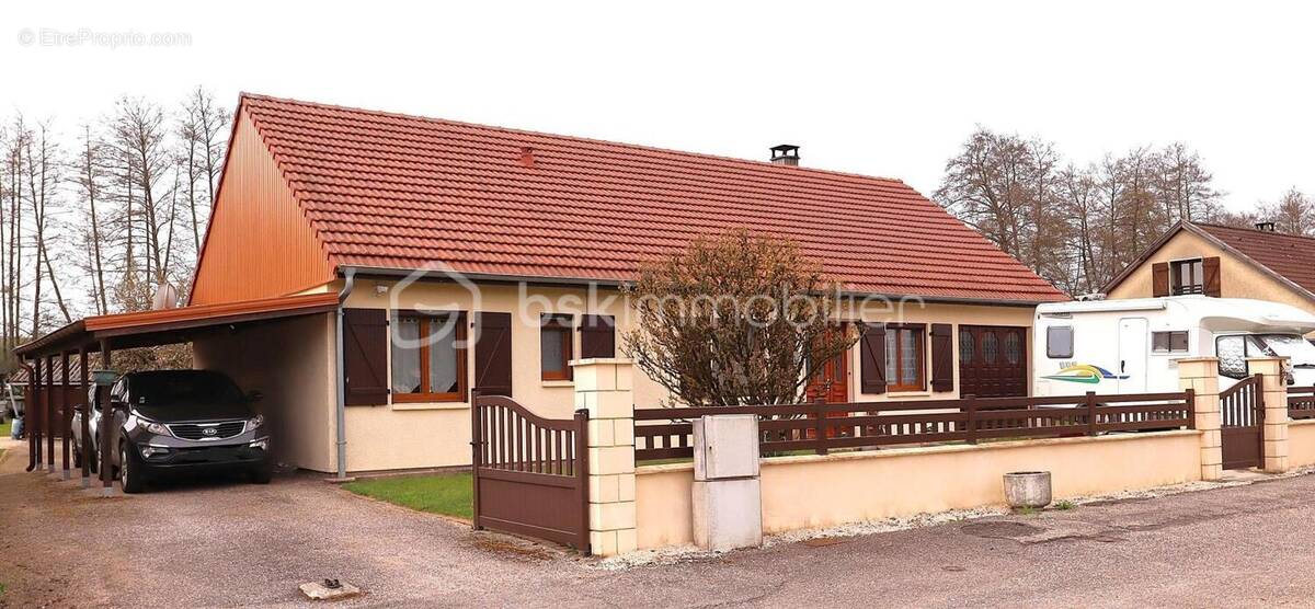 Maison à JASNEY