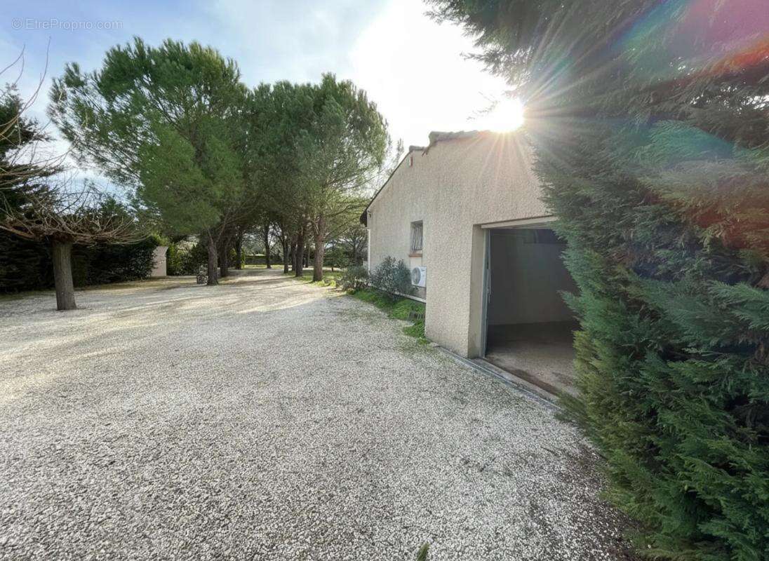 Maison à SAINT-HILAIRE-DE-BRETHMAS