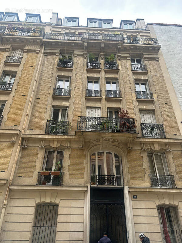 Appartement à PARIS-18E
