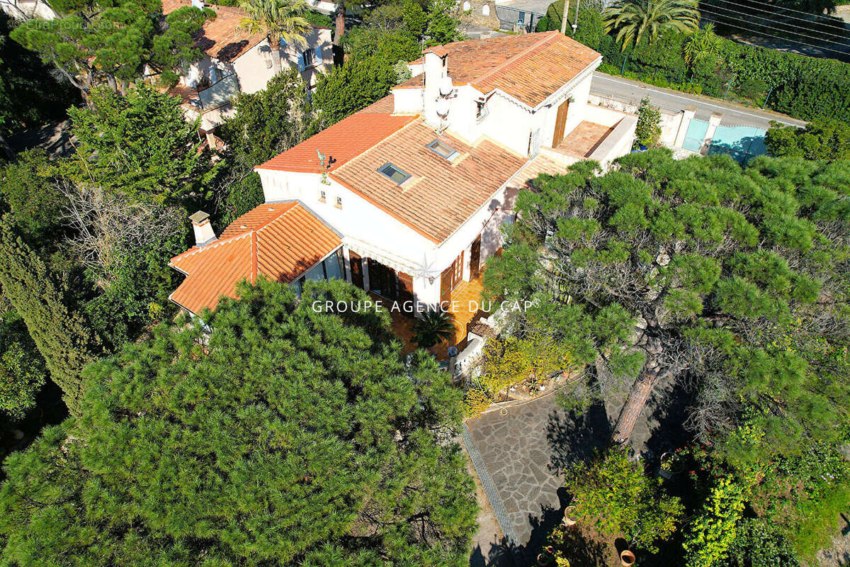 Maison à LES ISSAMBRES