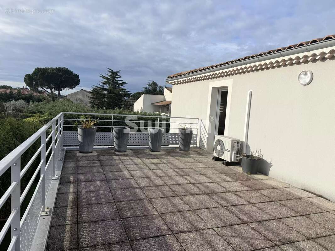 Maison à MONTELIMAR
