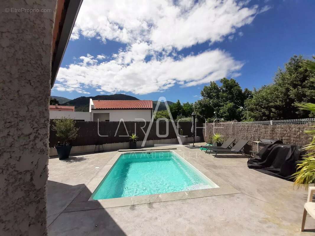 Maison à LAROQUE-DES-ALBERES