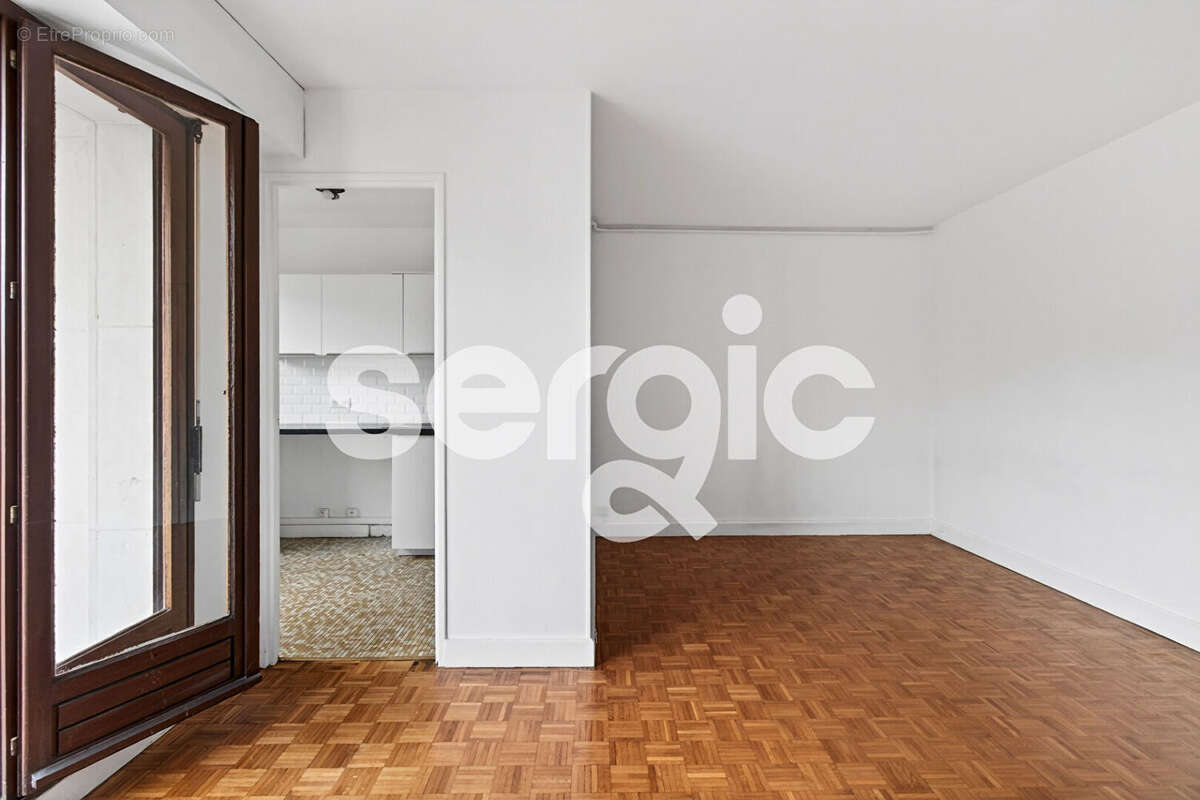 Appartement à PARIS-11E