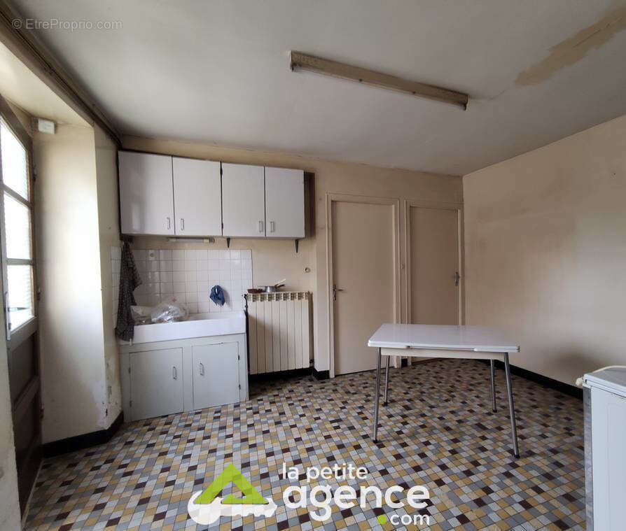 Maison à NEUVY-DEUX-CLOCHERS