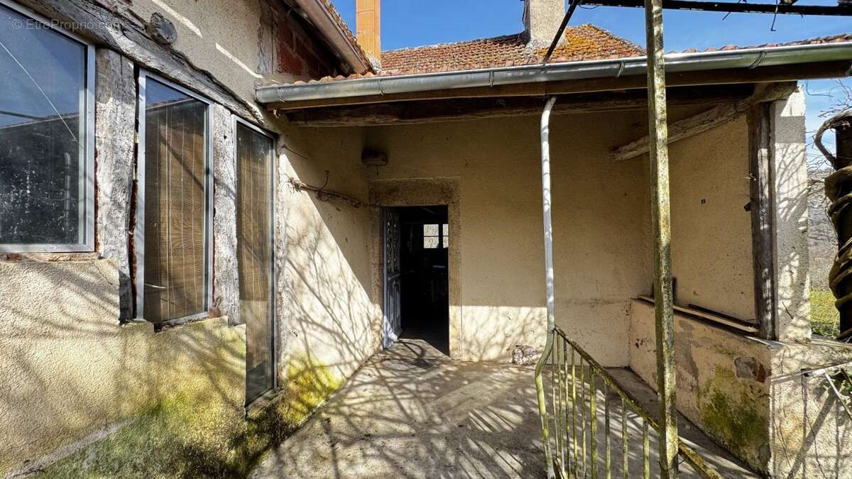 Maison à CENEVIERES