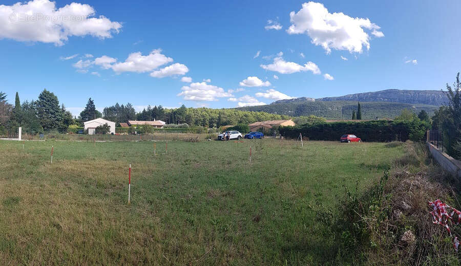 Terrain à NANS-LES-PINS