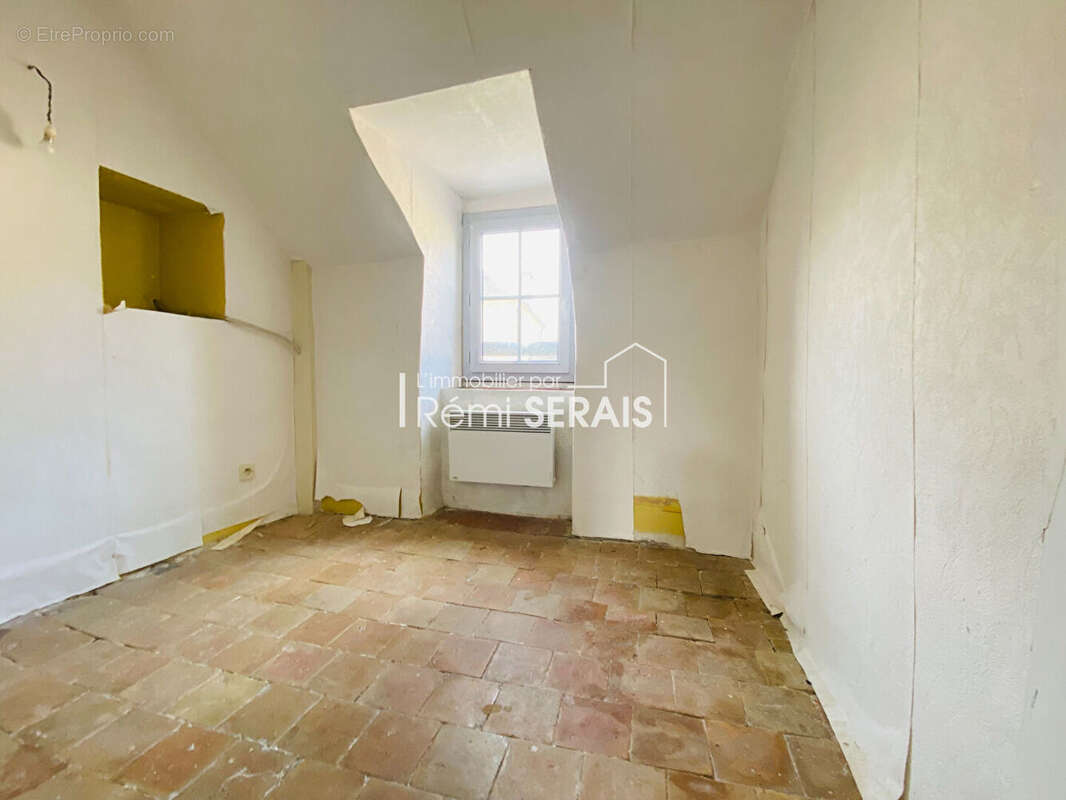 Maison à FRESNAY-SUR-SARTHE